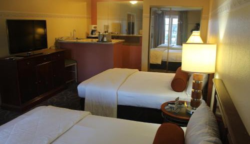 Deluxe Family Suite