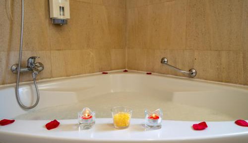 Double Room with Spa Bath