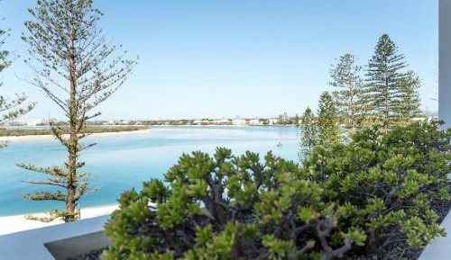 Premium Two bedroom Beachfront Apartment