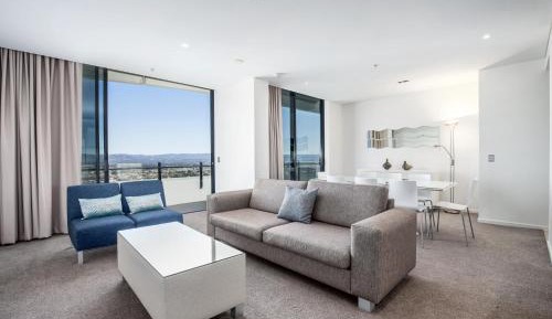 Three-Bedroom Sub Penthouse Apartment