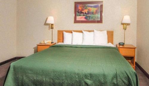 Accessible Room, 1 King Bed, Accessible Jetted Tub, Non Smoking