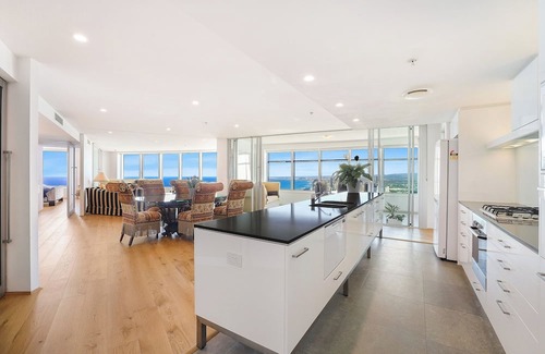 Surfers Paradise Apartment | Sub Penthouse 6203 - 3 bedrooms Level 62