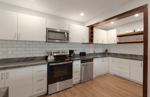Coco Sunset Hills Condo | The Sky Deck Condo 2bed/2.5bath