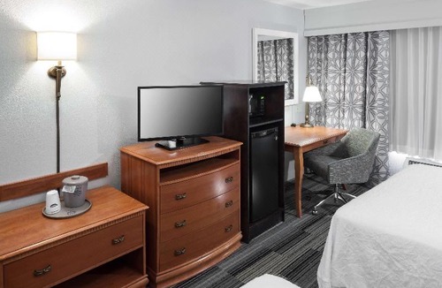 Tulare Hotel | Hampton Inn & Suites Tulare
