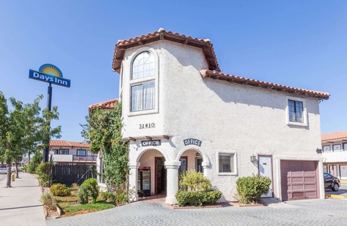Castaic Hotel | Days Inn by Wyndham Castaic Six Flags Magic Mountain