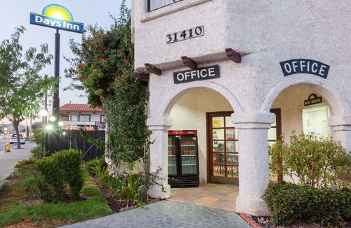 Castaic Hotel | Days Inn by Wyndham Castaic Six Flags Magic Mountain