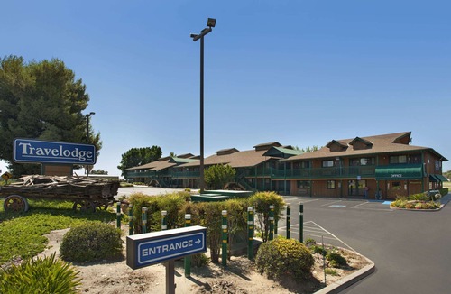 Lemoore Hotel | Travelodge by Wyndham Lemoore Near Naval Air Station