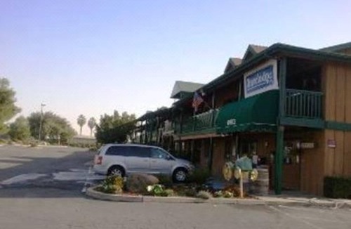 Lemoore Hotel | Travelodge by Wyndham Lemoore Near Naval Air Station