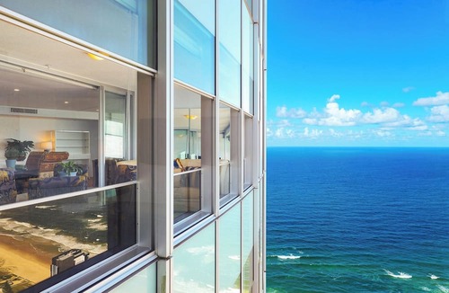 Surfers Paradise Apartment | Sub Penthouse 6203 - 3 bedrooms Level 62