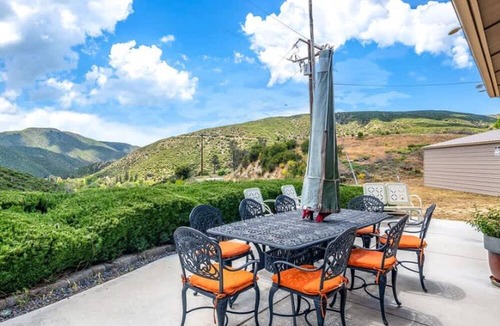 Lake Hughes House | Bright Family Getaway Mountain Views Outdoor Living