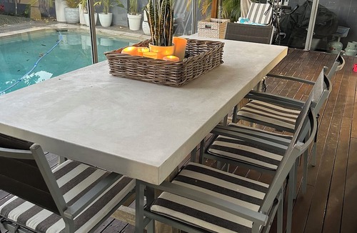 Mermaid Waters House | Coco Bella-5 min walk to beach Cafes & shops Family friendly great value