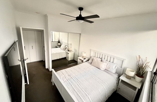 Mermaid Beach Condo | Coastal paradise in Mermaid Beach. 2 Bedroom Condo steps from the beach.
