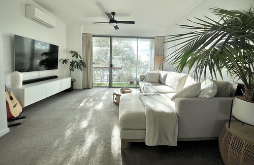Mermaid Beach Condo | Coastal paradise in Mermaid Beach. 2 Bedroom Condo steps from the beach.