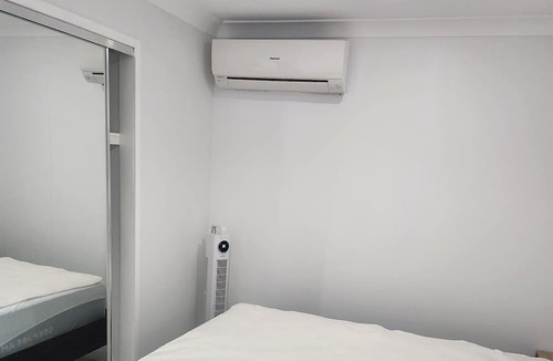 Nerang House | Close to Movie World and sea world and wet & wild West of Surfers paradise