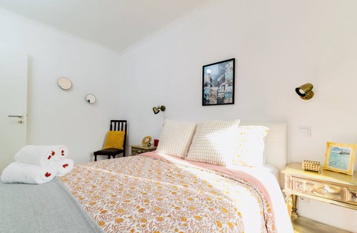 Carvoeira Apartment | Modern 3 bedroom flat in Benfica Lisbon