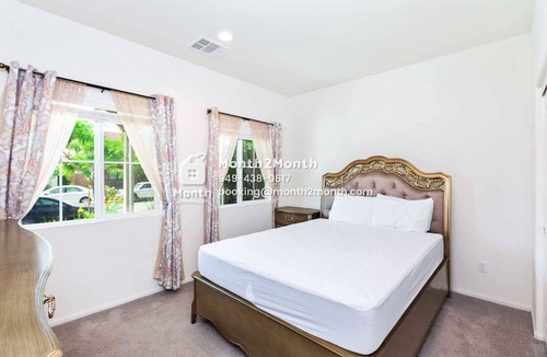Ontario House | Villa On Bennington #41282