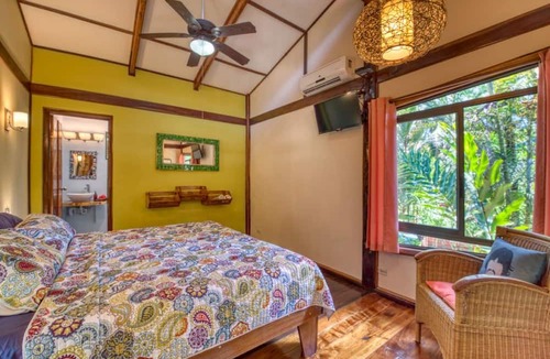 Cocles Bed & Breakfast | Caribe Town Bungalows