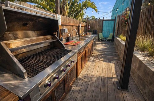 Stockton Hotel | Resort Perks: 11 beds, monastery bunks, kitchen