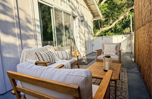 Alta Mesa House | Green Cozy House