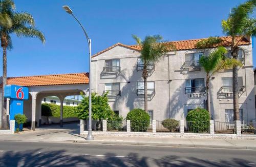 Inglewood Hotel | Motel 6-Inglewood, CA