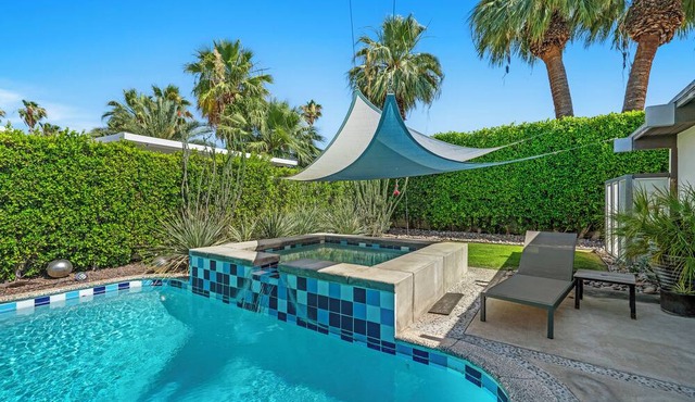 Alexander Escape – Showpiece 3 BDR w/Private Pool, 5 Min to Downtown