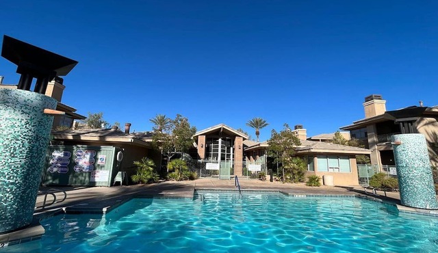 Luxury one bedroom and one bathroom unit with full amenities