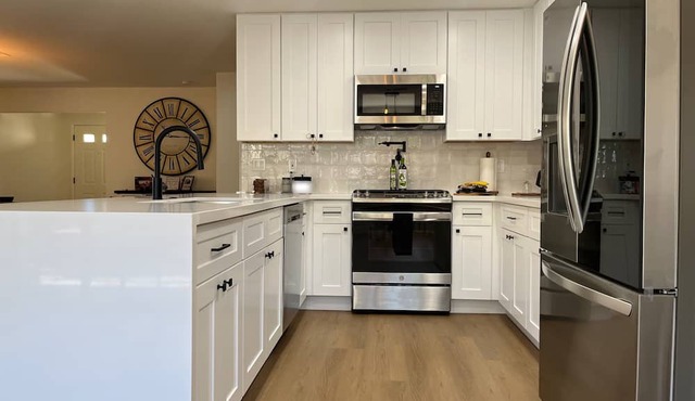Quiet & Cozy home just minutes from the Las Vegas strip! Pet-Friendly