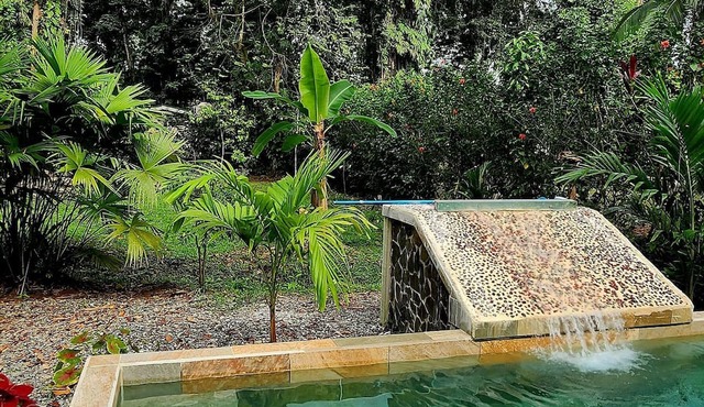 Enjoy the sounds of nature in this tranquil home, only minutes to Puerto Viejo.