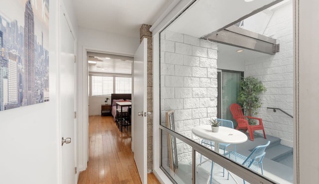 Huge Newly Renovated Suite At Downtown San Diego