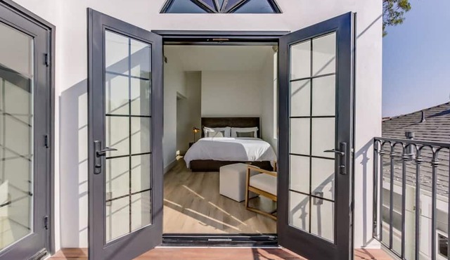 Casa Valerio Unit 8 - Three Bedroom Apartment, Sleeps 6