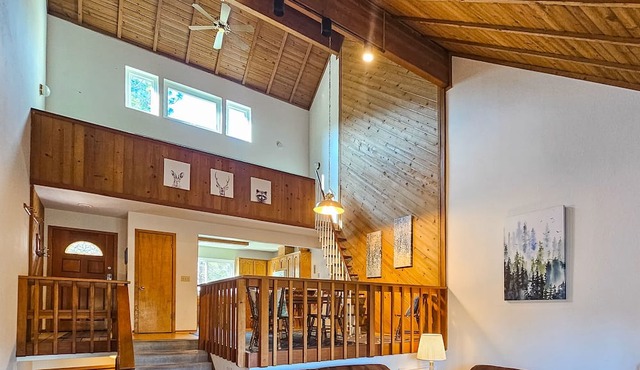 2BR Huntington Lake condo with stunning views, WiFi, 2 decks, private W/D