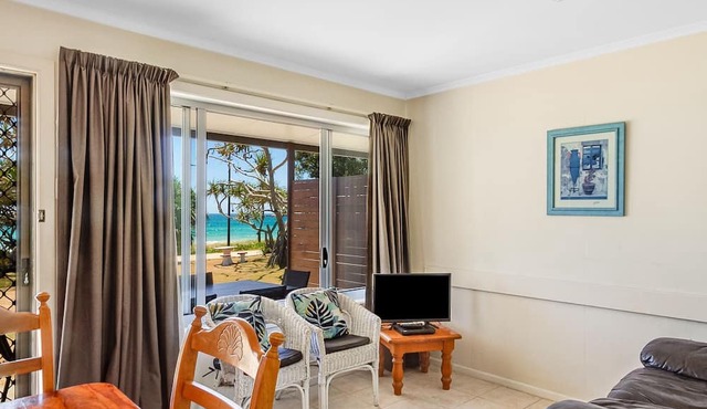 The Dreamery 2 - Absolute Beachfront Tugun