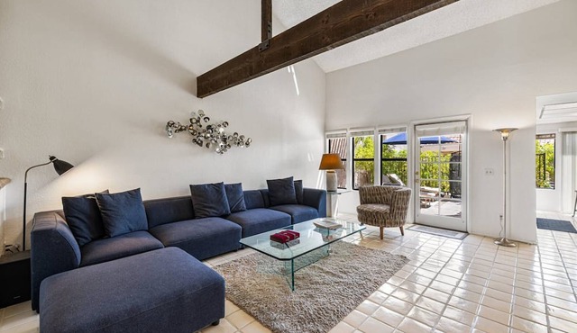 Mid Century Getaway! Near El Paseo Shops and Restaurants! Pool, Spa, Tennis, PickeBall!