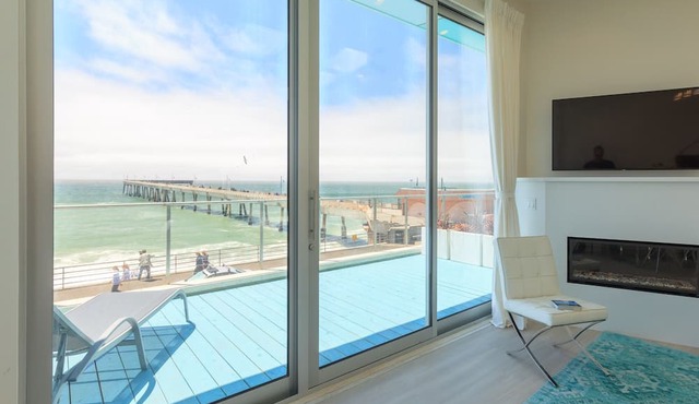 Luxury Beachfront Penthouse near SF (4)