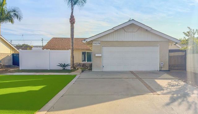 Modern 4BR Family Home Fast WiFi & Free Parking